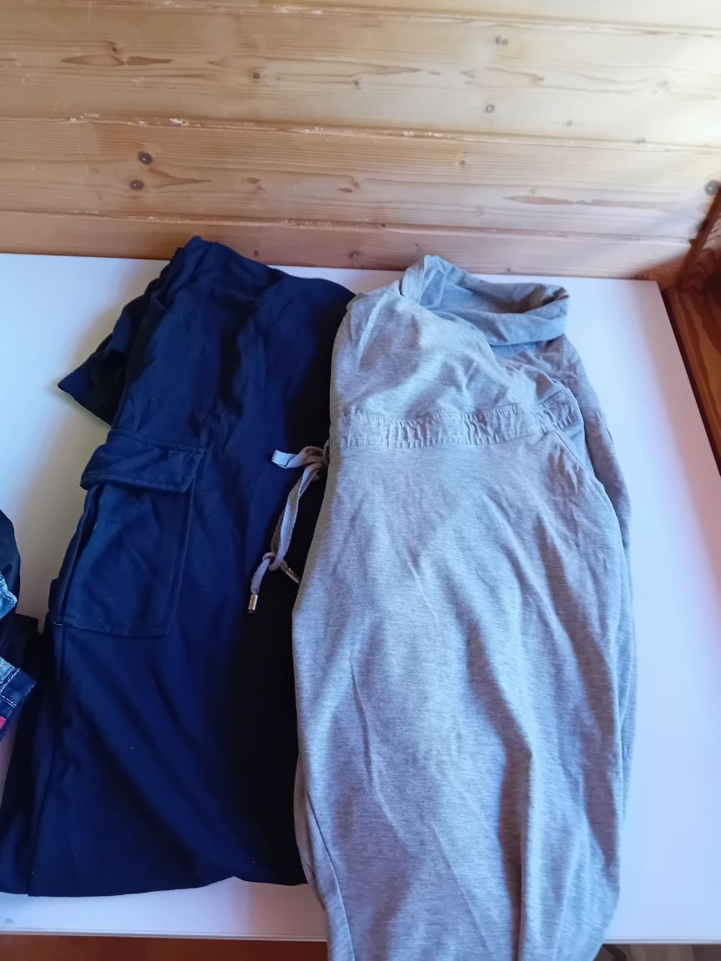 Pantaloni: Umstandsjogginghose xl – Nuovo (secondo la descrizione) da Ergisch venduto da fridilou