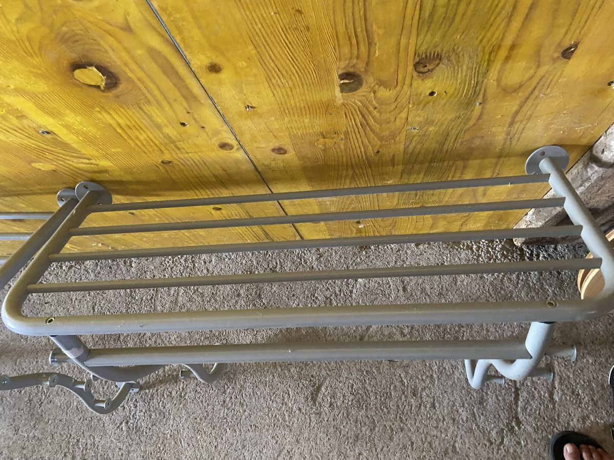 Porte manteau: Zwei Garderoben mit Ablageflächen – D'occasion à Wädenswil par beanouk 1