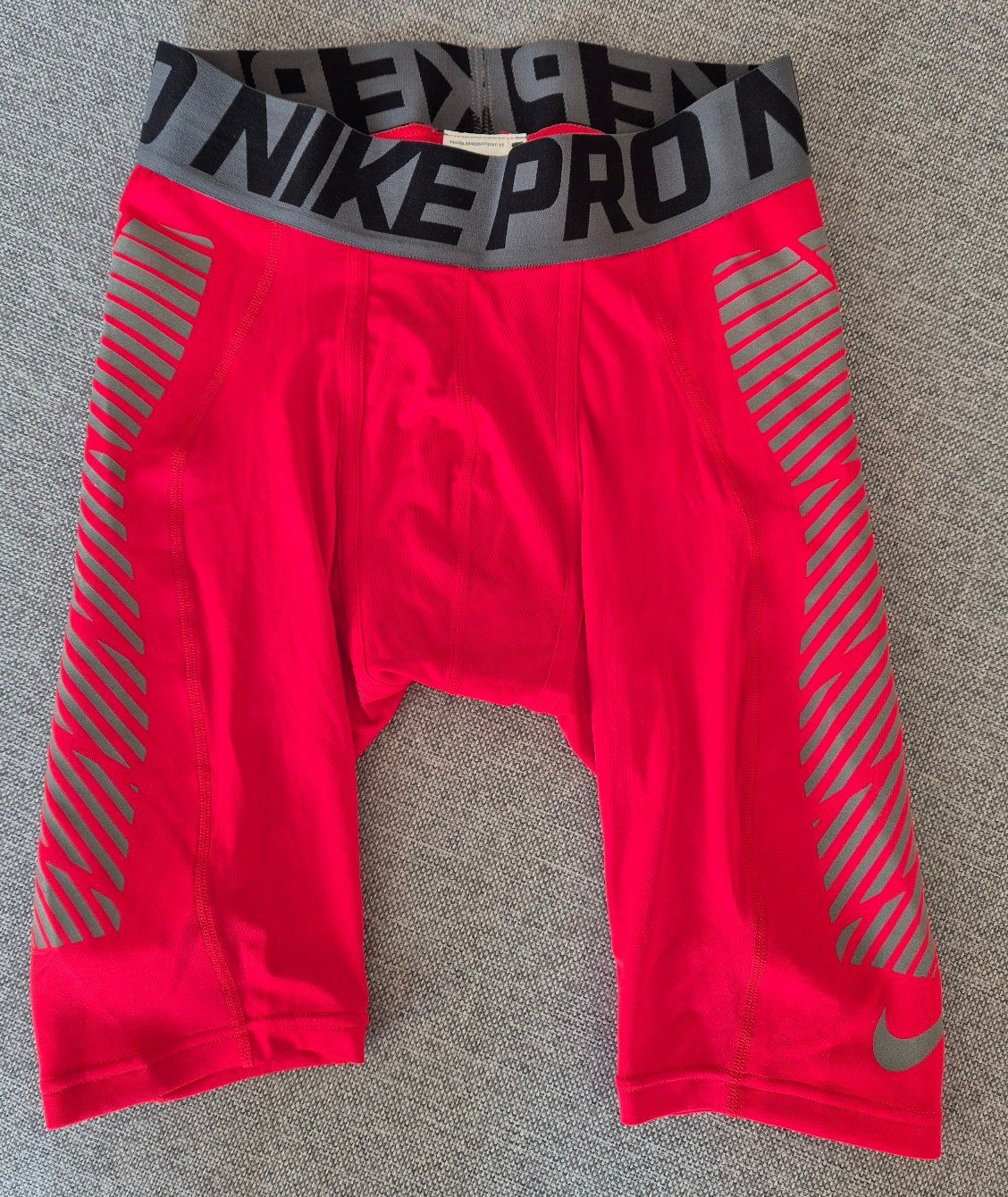 Biancheria intima: Nike Pro Hyperstrong Shorts rot, Grösse S – Nuovo (secondo la descrizione) da Bremgarten b. Bern venduto da Athinaa 1
