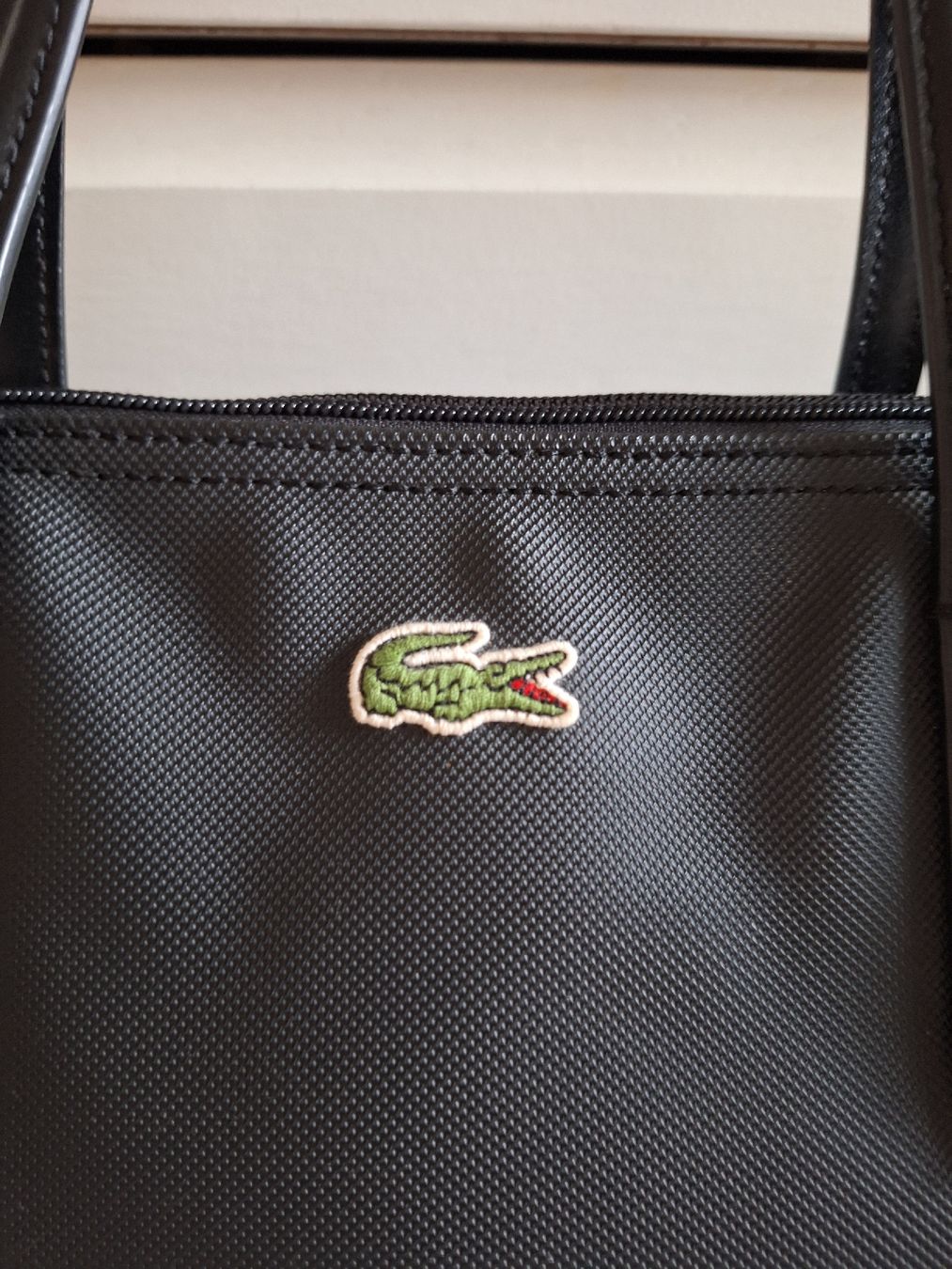Lacoste Taschen für Damen: Lacoste Shopper, Handtasche schwarz – Neu (gemäss Beschreibung) aus Sursee von Schuepbi 1