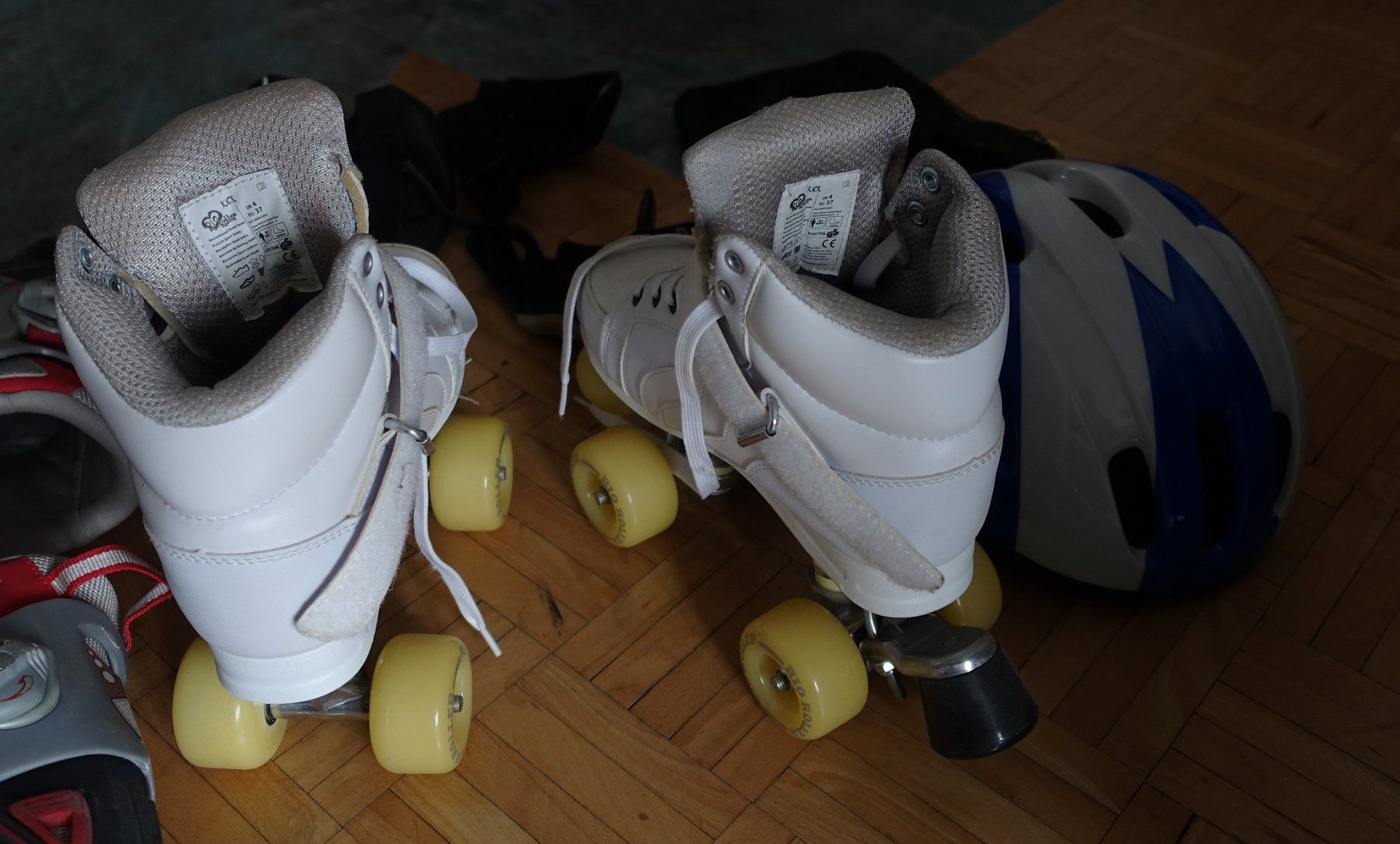 Pattini in linea & Pattini a rotelle: Rollerblades + Rollschuhset – Nuovo (secondo la descrizione) da Baar venduto da Banalio 2