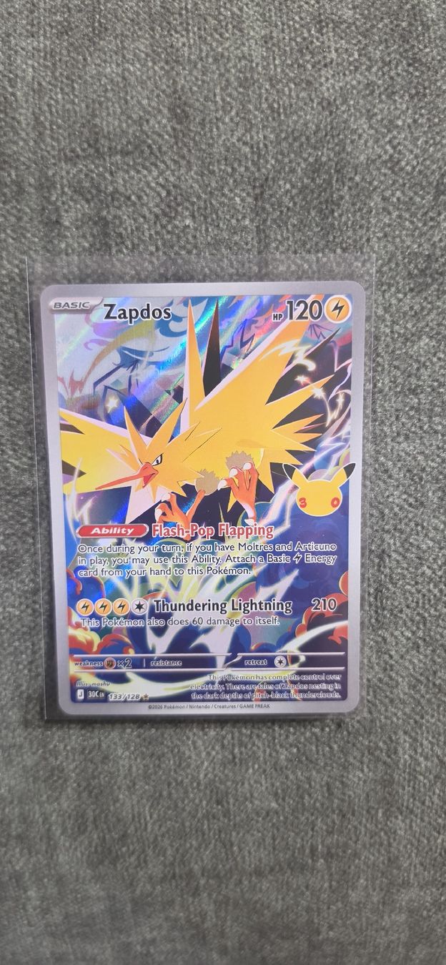 Pokémon Carte collezionabili: Zapdos 30th  – Usato da Biasca venduto da PokeLo20