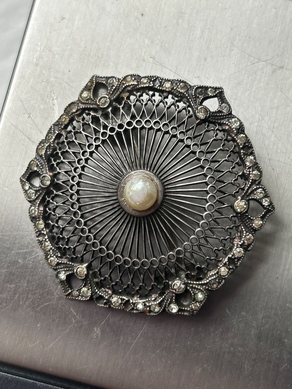 Broches & Aiguilles: Antike Silber Brosche, Filigran, Perle – D'occasion à Dittingen par Bellevista