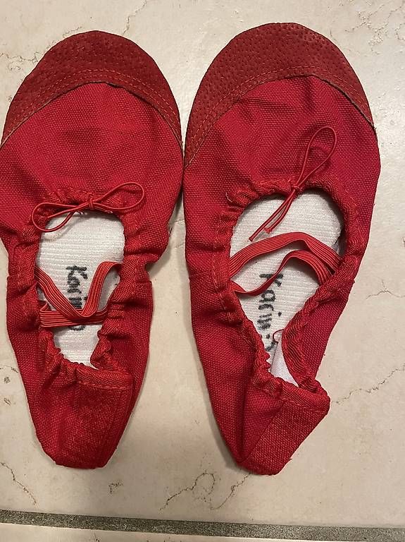 Chaussures garçon: Tanzschläppli – D'occasion à Kleinlützel par Rosagruen01
