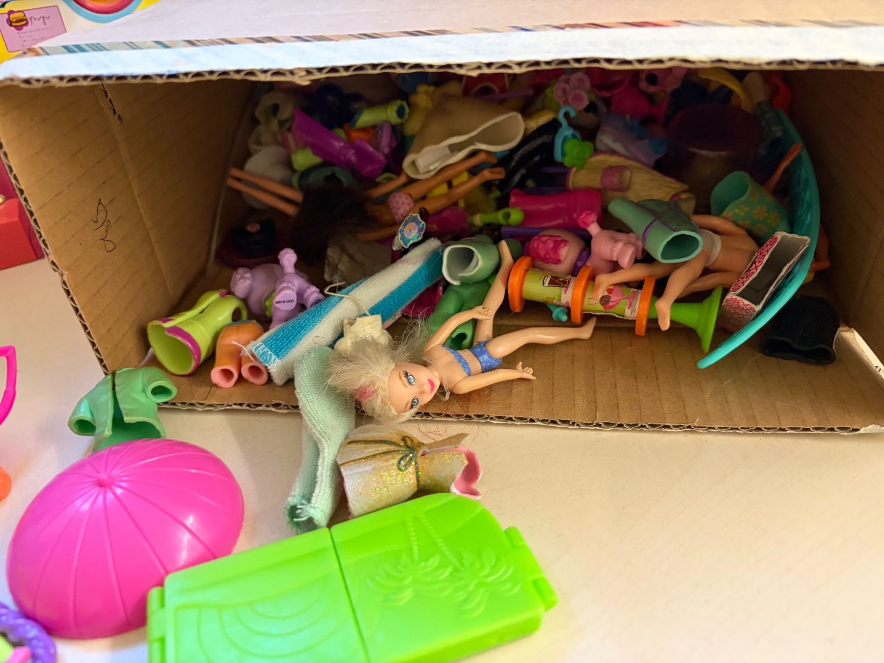 Polly Pocket Giocattoli: Set Polly Pocket mit Theater und Schiff – Usato da Galgenen venduto da Crystaldisplay 2
