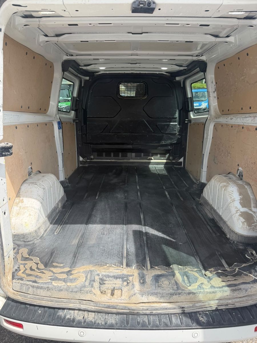 Ford Veicoli commerciali: Ford Transit Custom L2H1 2.0 tdci – Usato da Sursee venduto da TeamBully 9