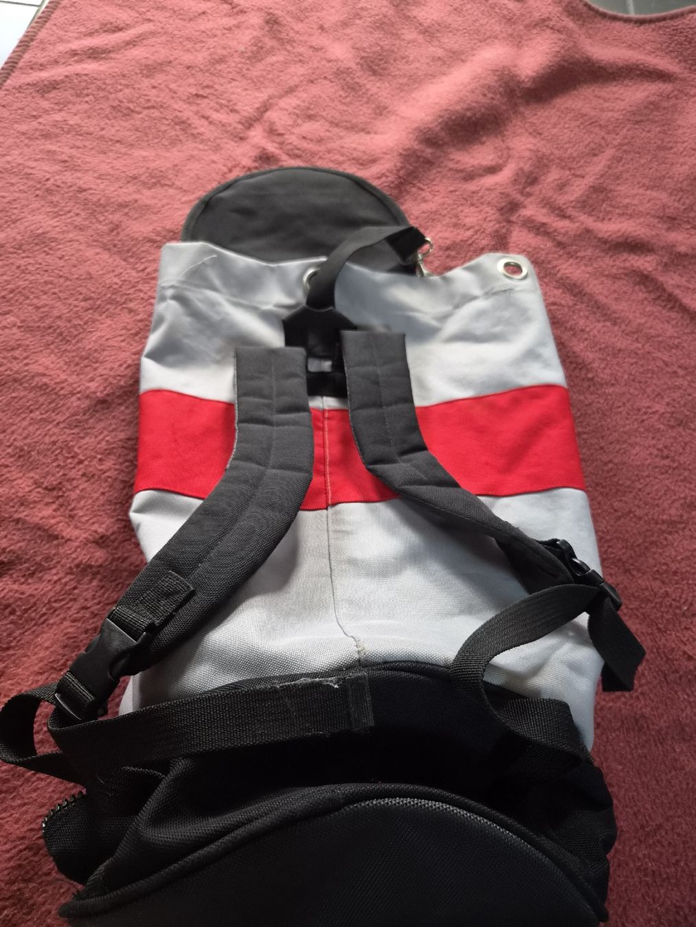 Alinghi Zaini: Rucksack Alinghi grau-rot – Usato da Dürrenäsch venduto da Uliu 2