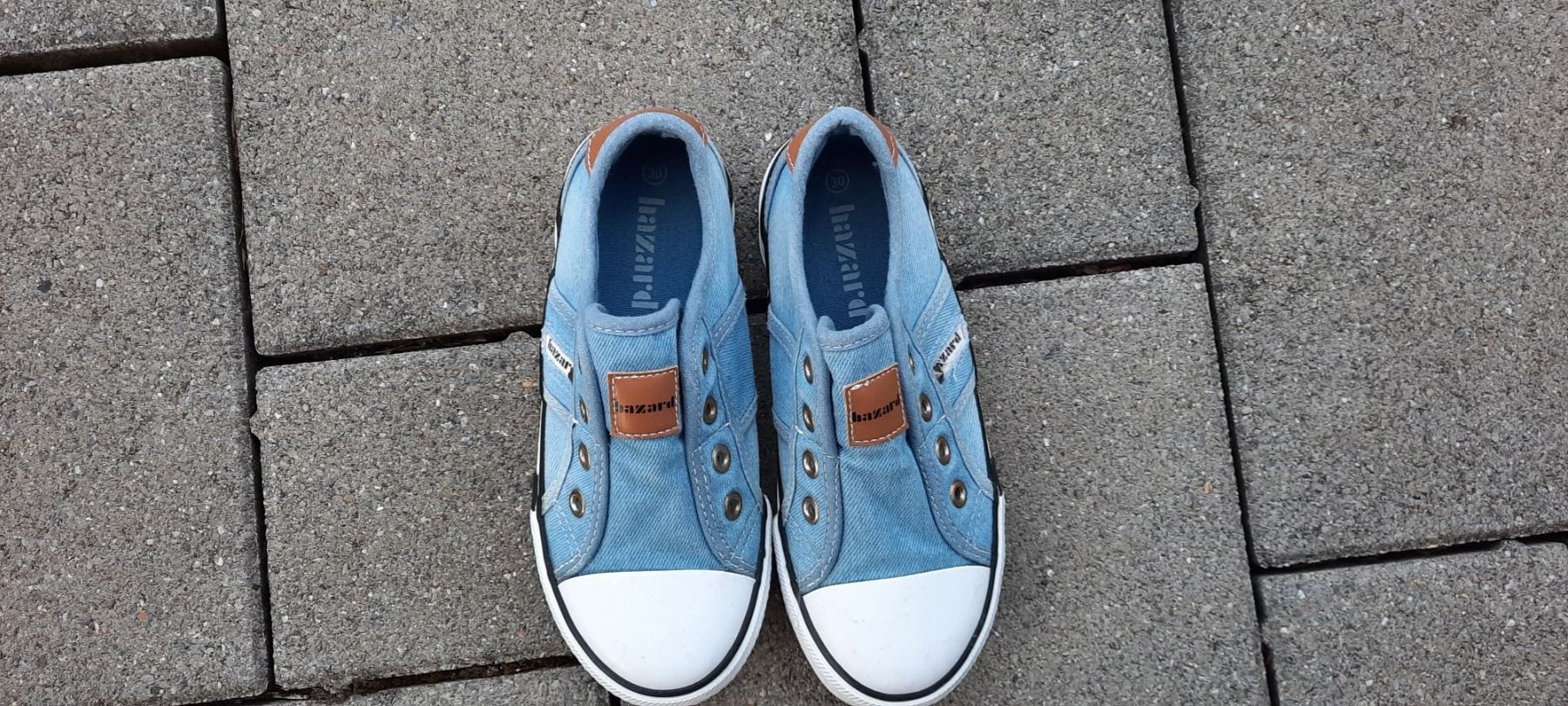 Scarpe per ragazze: Kinderschuhe Gr.30 – Usato da Kirchberg SG venduto da renali 1
