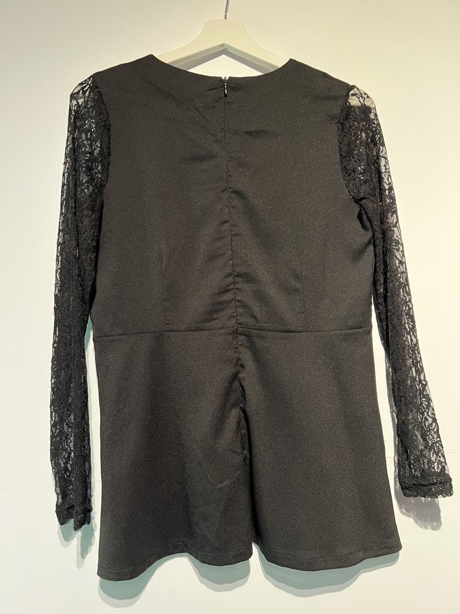 T-shirt: Damen Oberteil mit Spitze schwarz  – Usato da Fribourg venduto da ank74 1