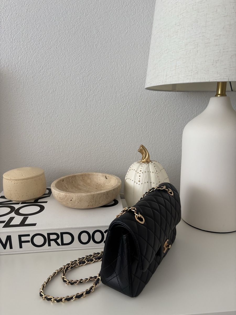 Sacs femmes: Flap Bag with Gold Chain – D'occasion à Horgen par len_qjz9