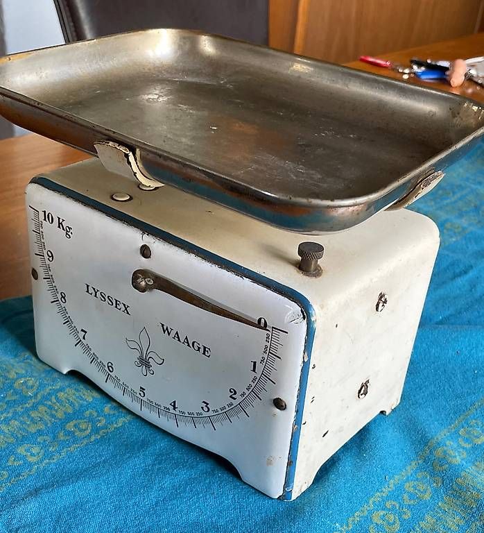 Balances et poids: Alte Küchenwaage – D'occasion à Steckborn par scheese123 3
