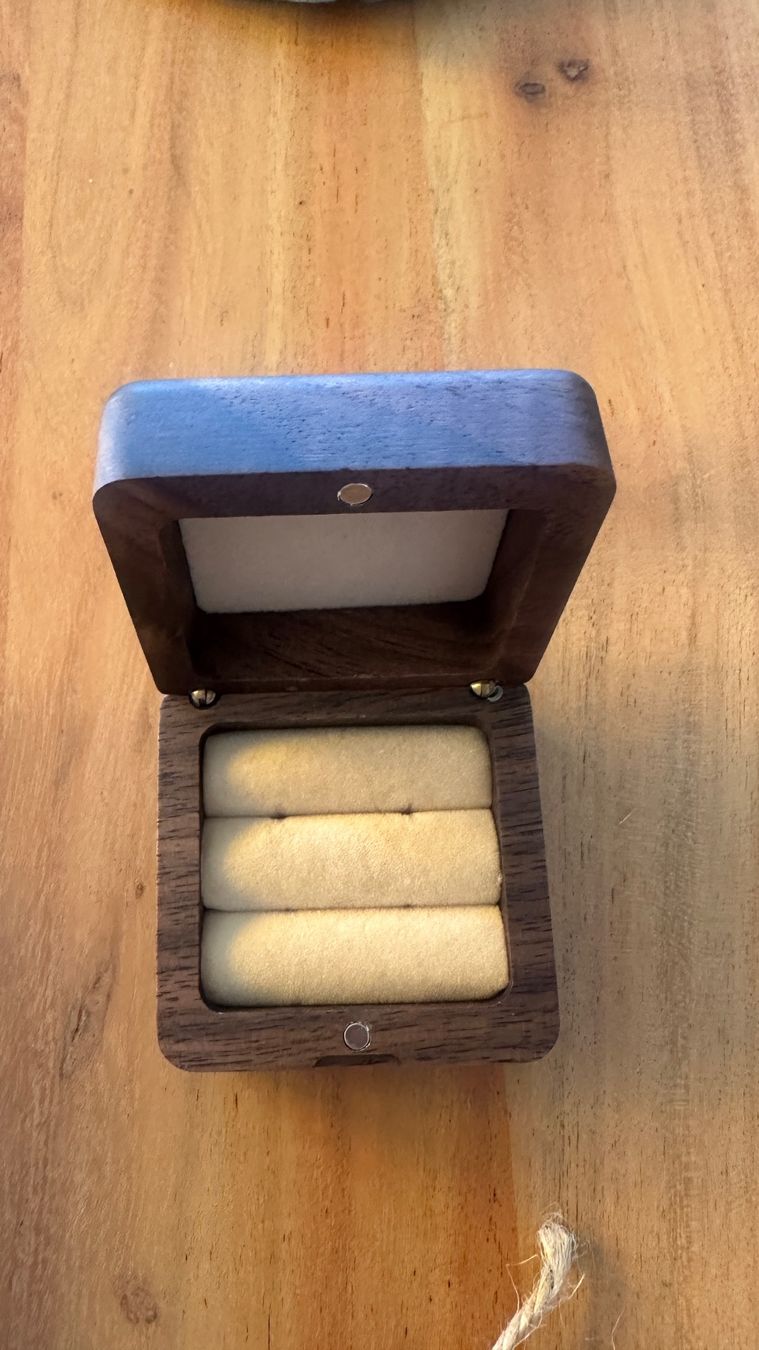 Tutte le decorazioni: Ring Box/ Schatulle Mr. & Mrs aus Holz – Usato da Thun venduto da yvonne.95 1