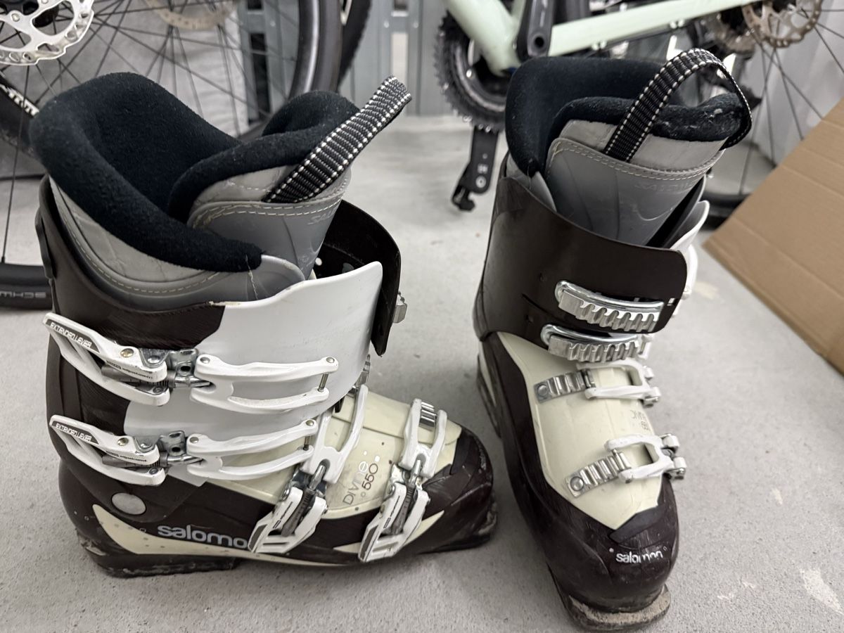 Salomon Chaussures femmes: Skischuh Salomon – D'occasion à Erschwil par norge99 1