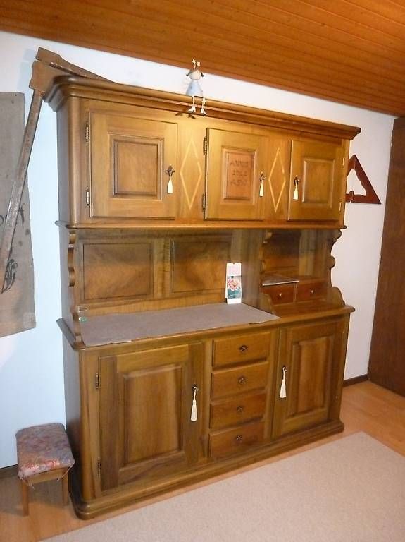 Credenze: Bauern-Buffet Nussbaum massiv – Usato da Würenlingen venduto da suter9a 2