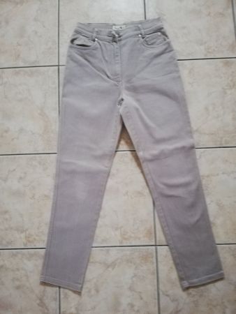 Damen Hose/Jeans Kurzgrösse 19 hellgrau