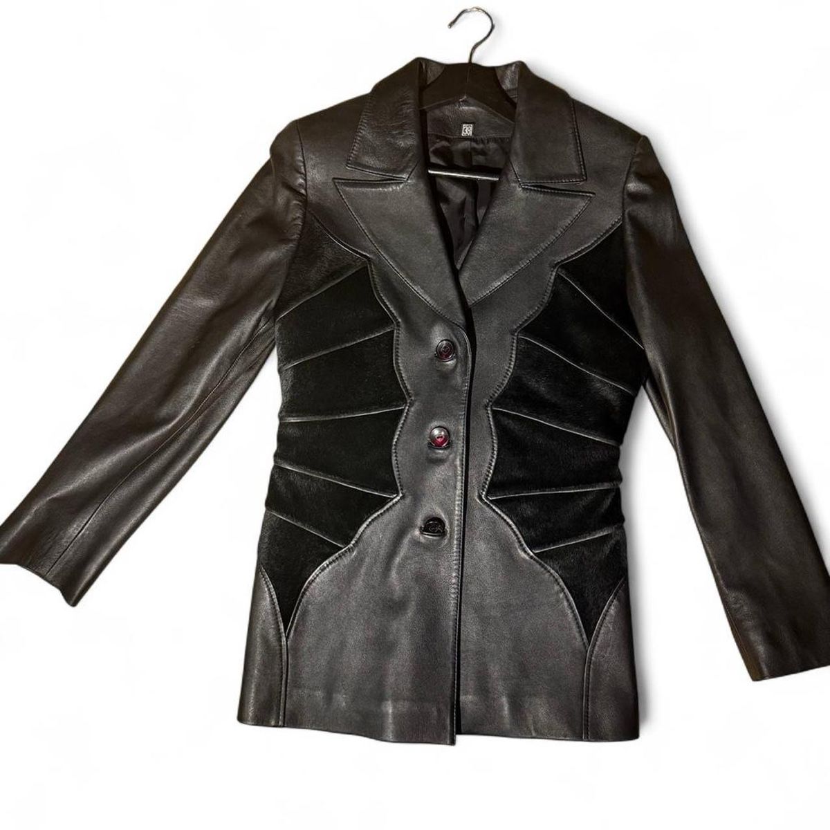 Jacken: Vintage Black Leather Jacket with Fury details – Gebraucht aus Windisch von sophieyn