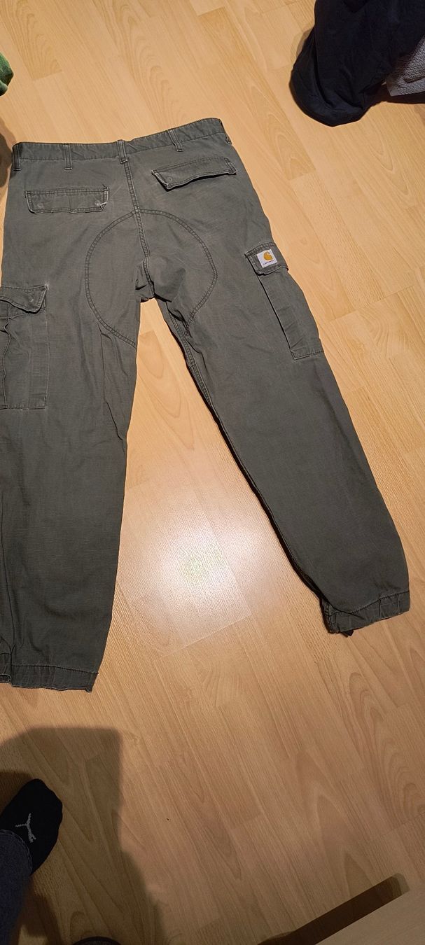 Carhartt Pantaloni: Carhartt Cargo Hose – Usato da Wiedlisbach venduto da Leaf99 1