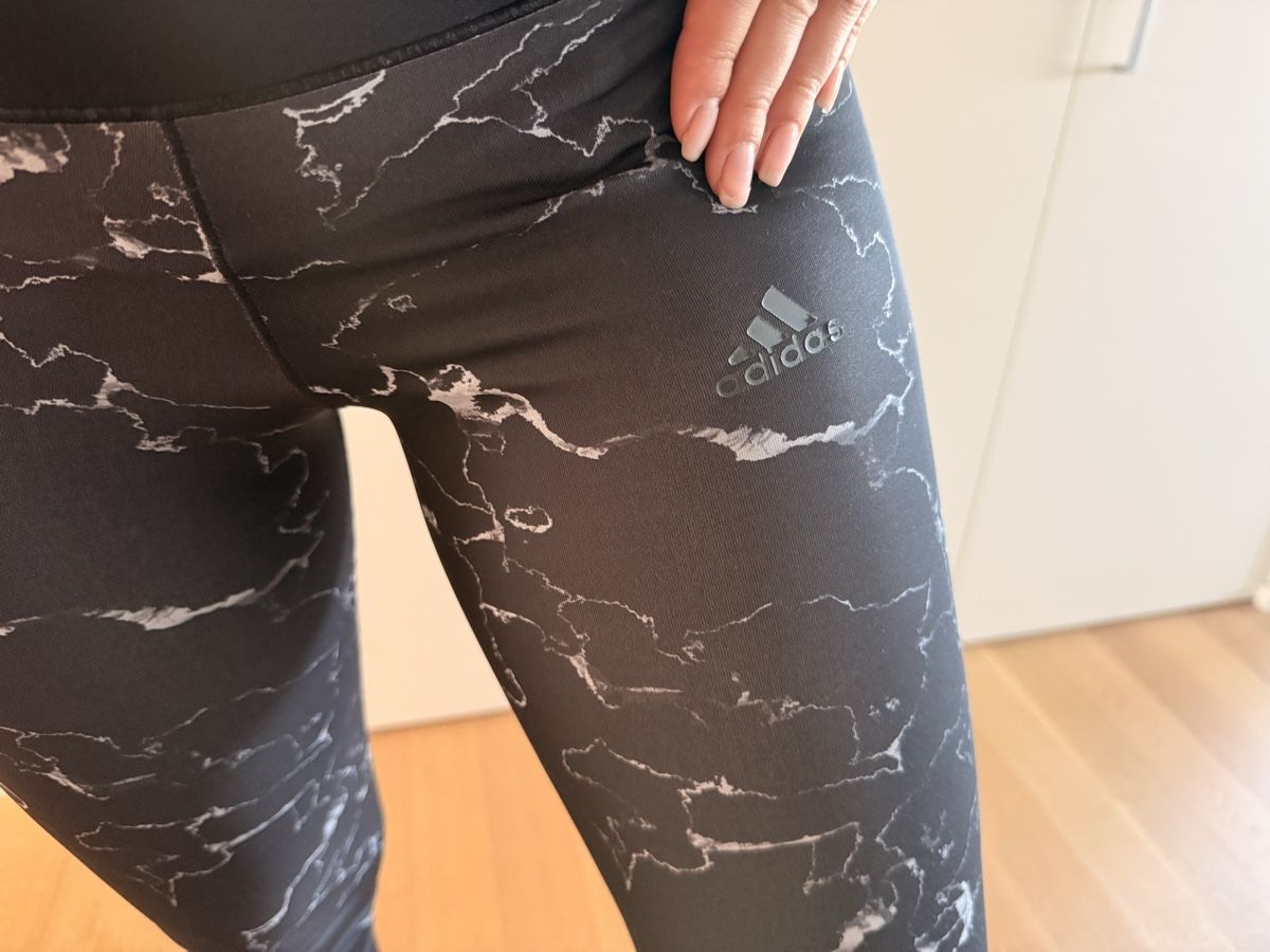 Adidas Leggings: Adidas Leggings schwarz Marmormuster gr S Climalite – Usato da Staad SG venduto da Chirrari 2