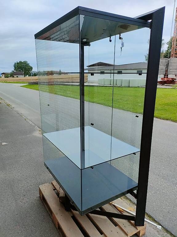 Vitrinen: Vitrine – Gebraucht aus Inwil von inf_2lzz 2