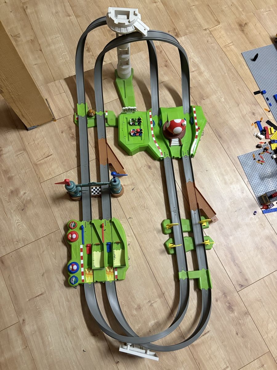 Hot Wheels Piste: Hot Wheels Mario Kart Bahn, komplett – Usato da Märstetten venduto da fury_psg