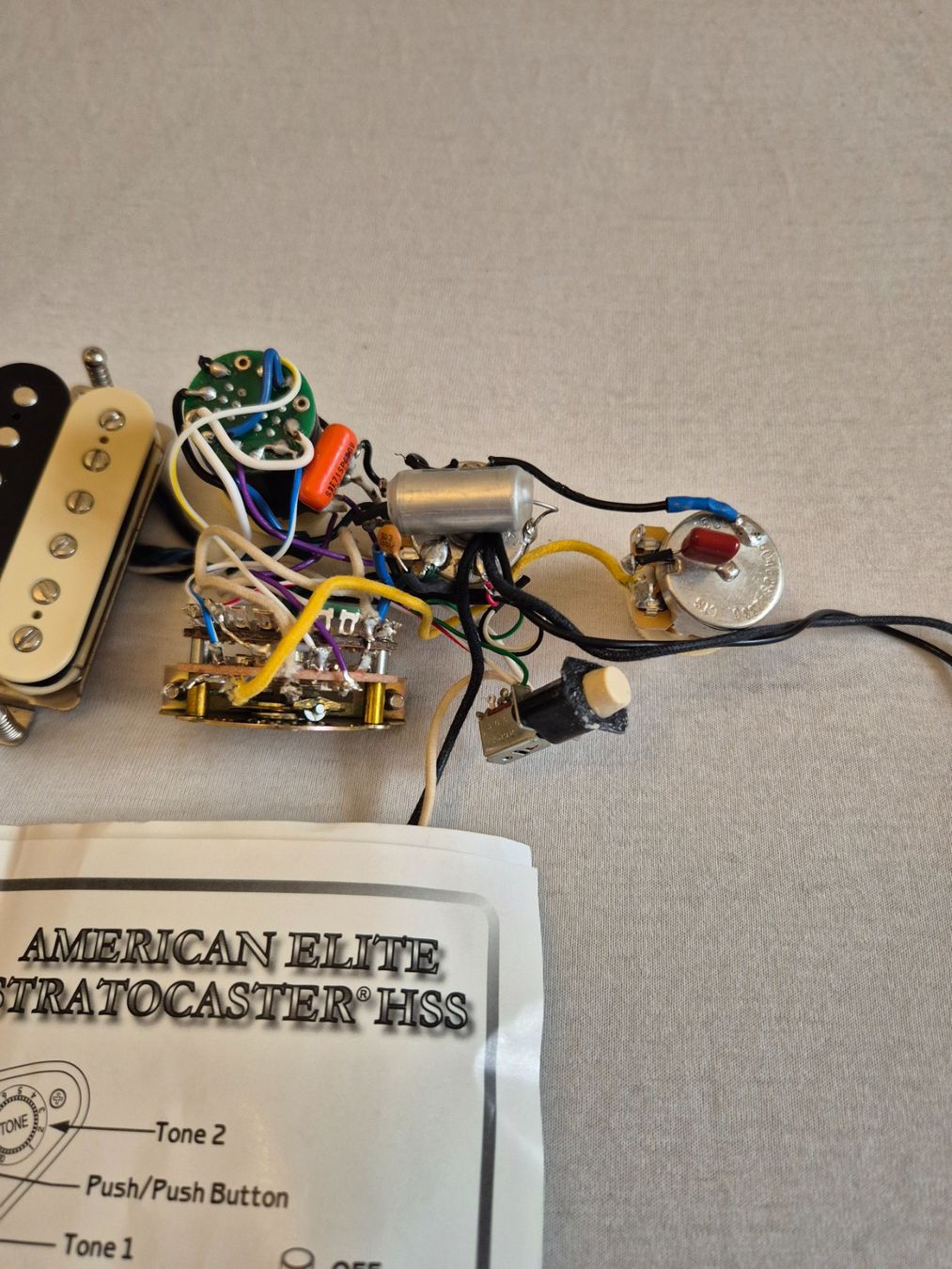 Fender Strumenti musicali: Fender stratocaster American Elite HSS pickups – Usato da Zürich venduto da mtm_6wl8 2