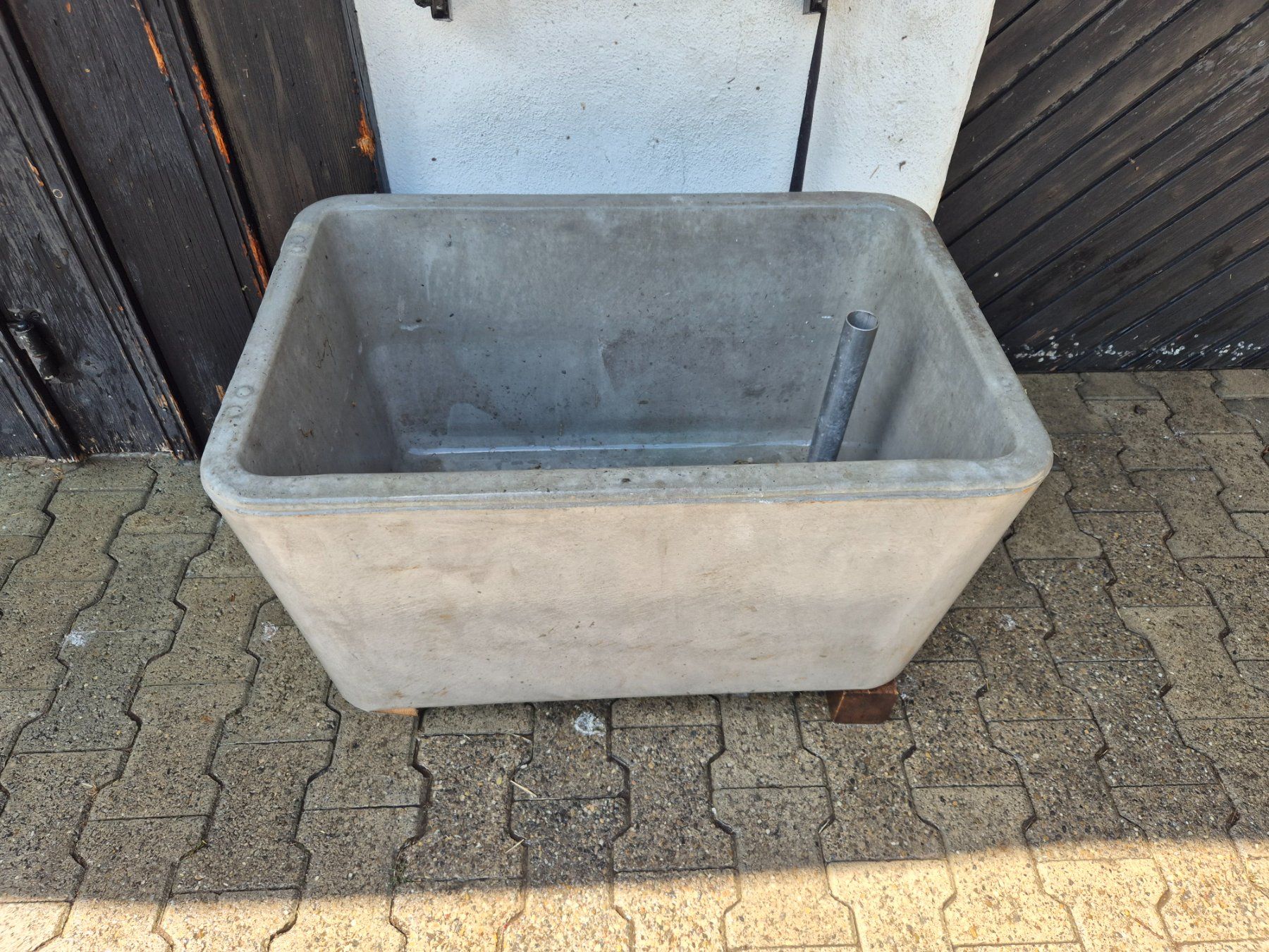 Etangs & Fontaines déco.: Brunnentrog Betontrog – Neuf avec emballage d'origine à Stein AR par Bienli4 4