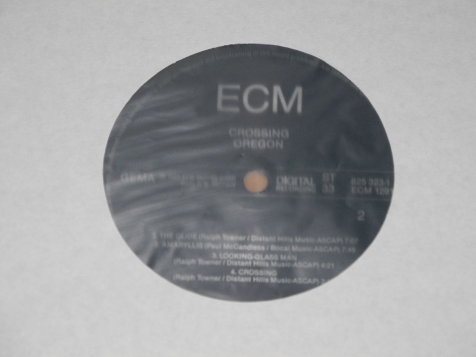 Dischi in vinile: OREGON: CROSSING - ECM – Nuovo (secondo la descrizione) da Fahrwangen venduto da Swirl2 2