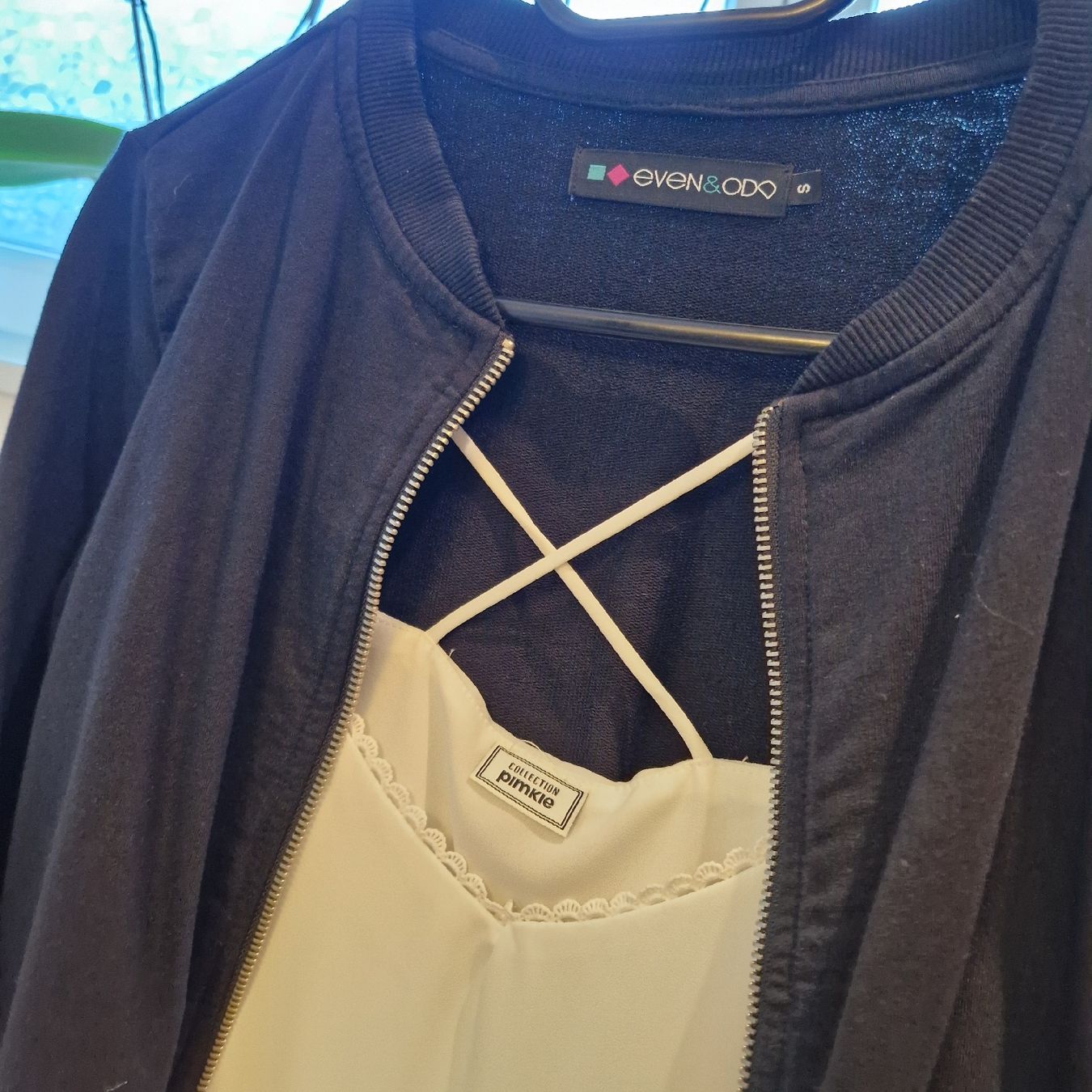 Kleiderpakete: 2 Jäckchen Gr. S & 2 Tops / Shirts – Gebraucht aus Nendeln von Zopfie_ 8