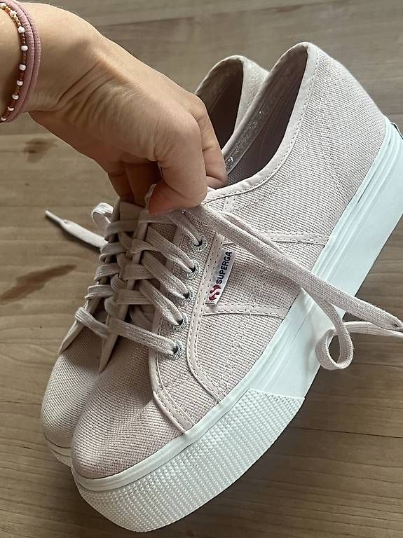 Superga Scarpe da donna: Superga Plateau 39 1/2 neu – Usato da Luzern venduto da Jill_Lu