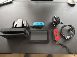 Nintendo Switch mit sämtlichen Zubehör