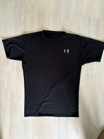 Under Armour Black T-Shirt | Great for Summer Sports 
