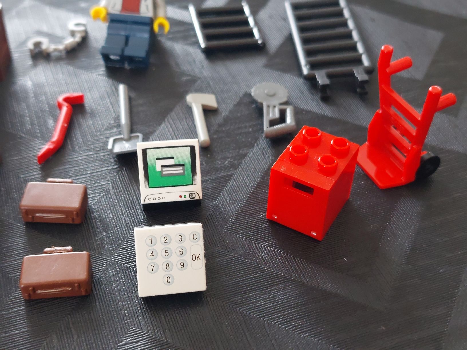 Lego Giocattoli: Lego Einbrecher mit Zubehör  – Usato da Zetzwil venduto da sti_x9xf 4