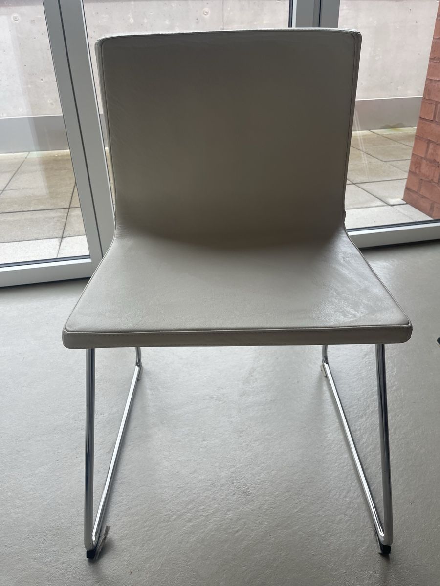 Ikea Sedie: Stühle Ikea Bernhard beige 6 Stk.  – Usato da Rotkreuz venduto da Nos29