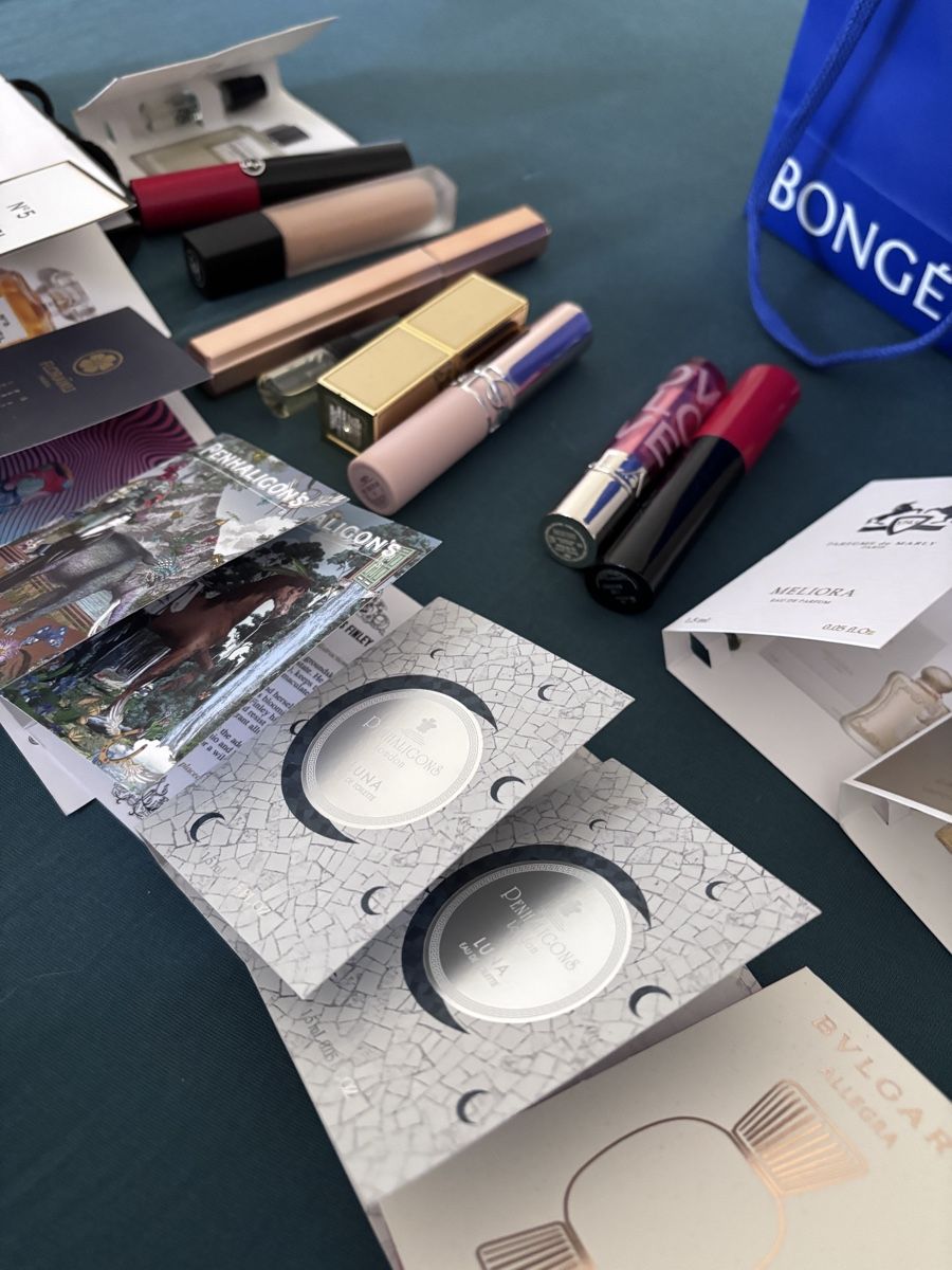 Make-up: Lot complet cosmétiques et parfums  – Neu und originalverpackt aus Lausanne von SandrineJavelot