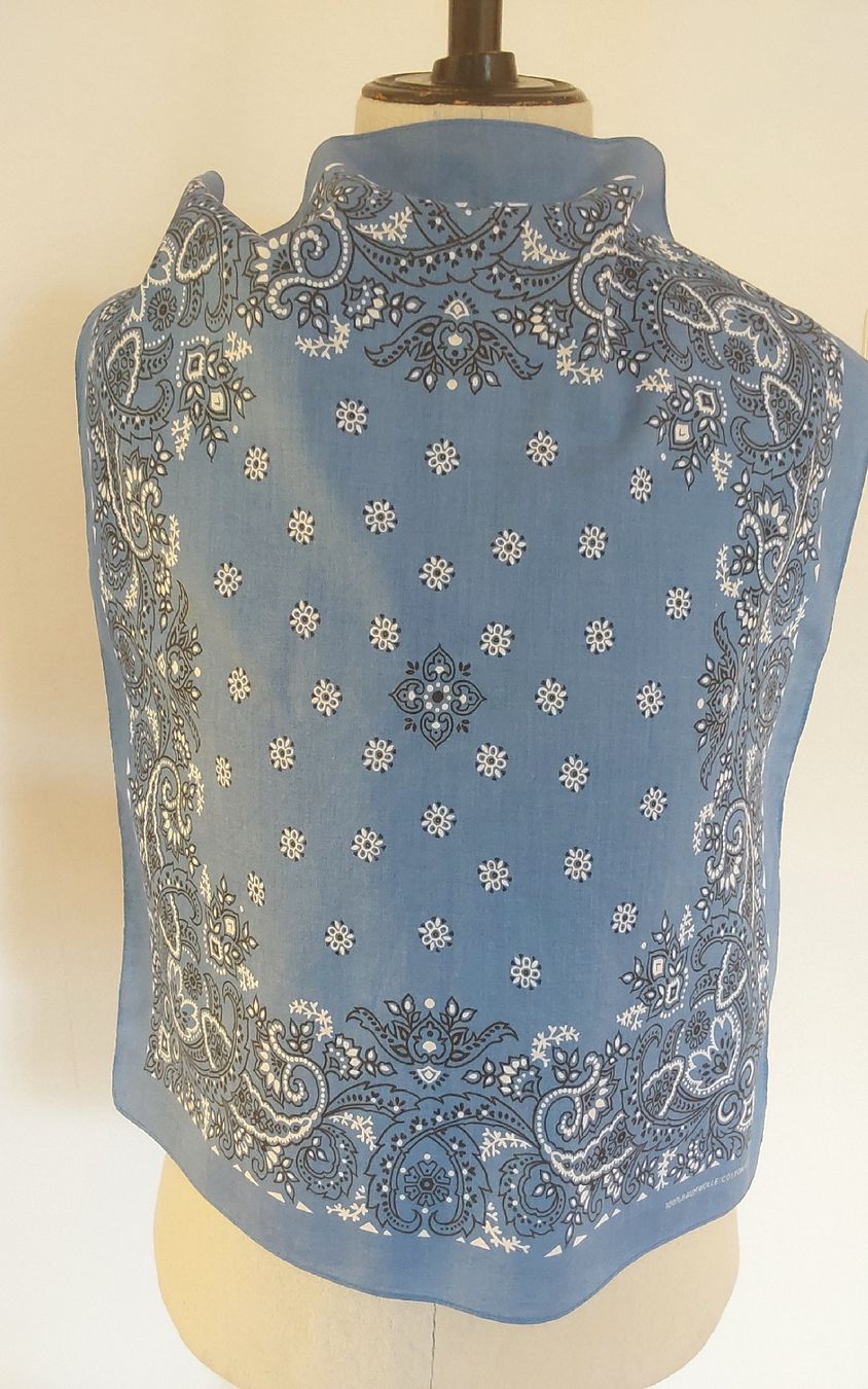 Foulards & écharpes: Baumwolltuch quadratisch hellblau – D'occasion à Köniz par scopello12 1