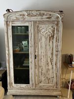 Antiker Holzschrank 