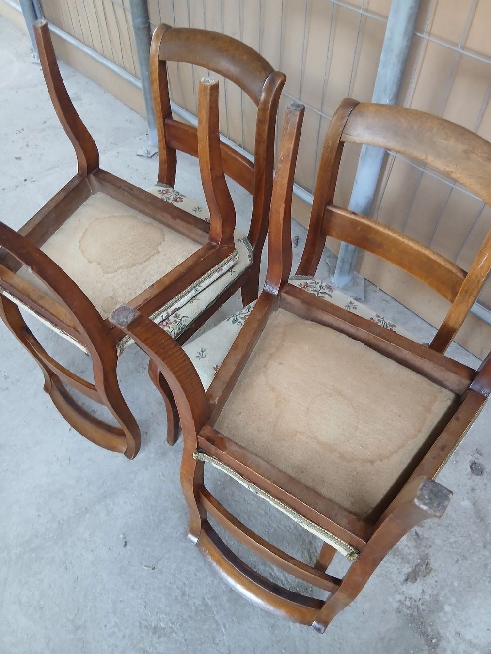 Chaises: 4.   CHAISES L.PHILIPPE VAUDOISE EN NOYER  – D'occasion à Neuchatel par NNeuchatel 1