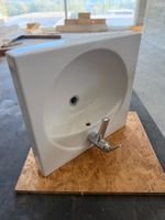 Keramik Waschbecken weiss mit Armatur neuwertig