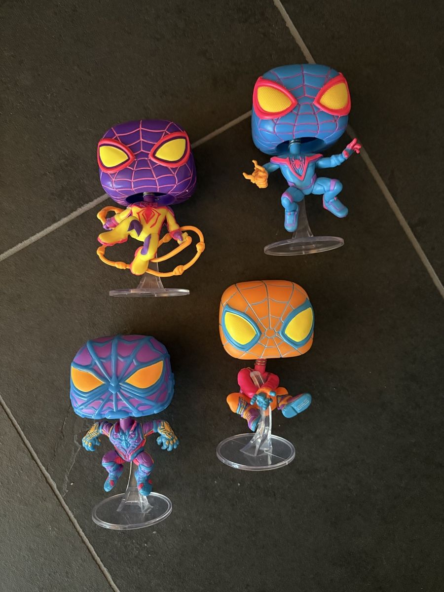 Funko Statuette: FUNKO POP! Marvel: Miles Morales Suits Spider – Nuovo (secondo la descrizione) da Thierachern venduto da Tess30 4