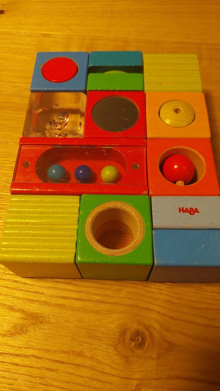 Haba Giocattoli: HABA Klang- & Sinnesbausteine Set – Usato da Binningen venduto da sch_89j7