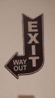 Vintage EXIT Way Out Metallschild, Pfeil - Deko für Bar etc.