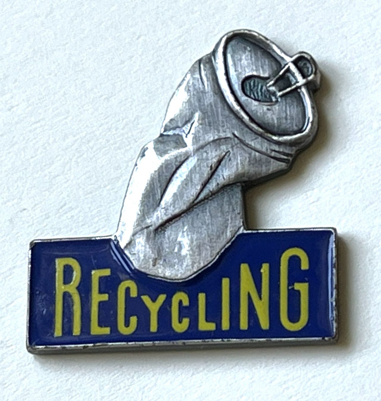 Placchette & Badge: Pin Recycling mit Büchse – Usato da Kriens venduto da TSCH1