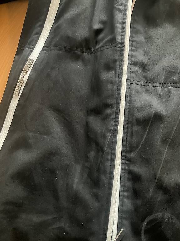 Giacche: Nike Jacke Medium Black – Usato da Wilen b. Wollerau venduto da romanwaser 2