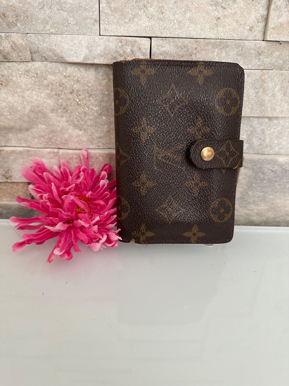 Louis Vuitton Portemonnaies: Louis Vuitton Compact Wallet - Nr. 834 – D'occasion à Hittnau par LuxAndMore