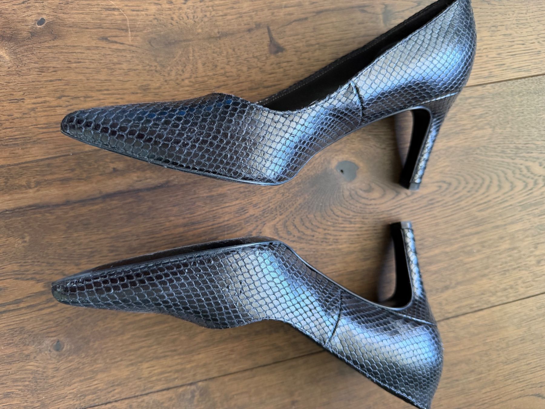 Scarpe da donna: Pumps Peter Kaiser Leder Schlangenoptik schwarz Gr. 38 – Nuovo (secondo la descrizione) da Muttenz venduto da flowers04 1