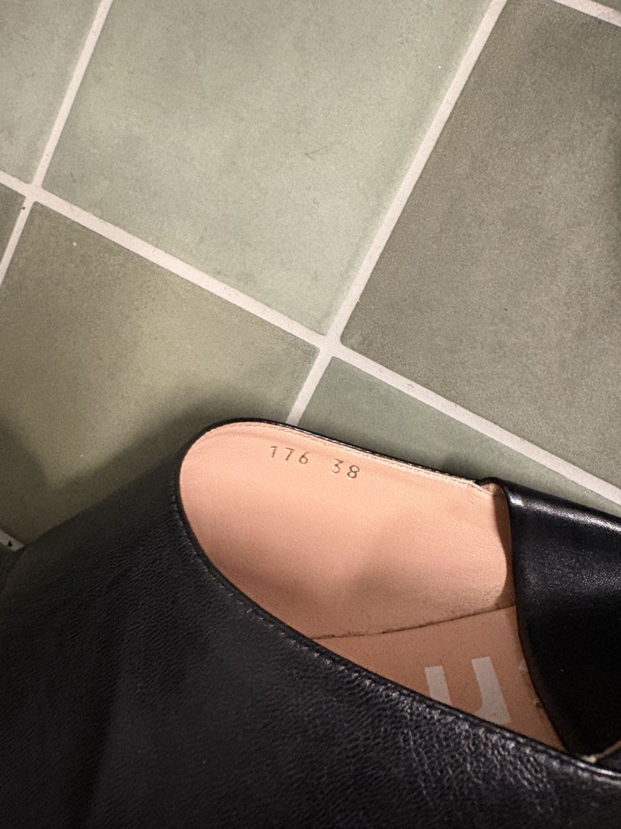 Acne Studios Chaussures femmes: Acne Studios leather babouches 38 – D'occasion à Zürich par NVTR 1