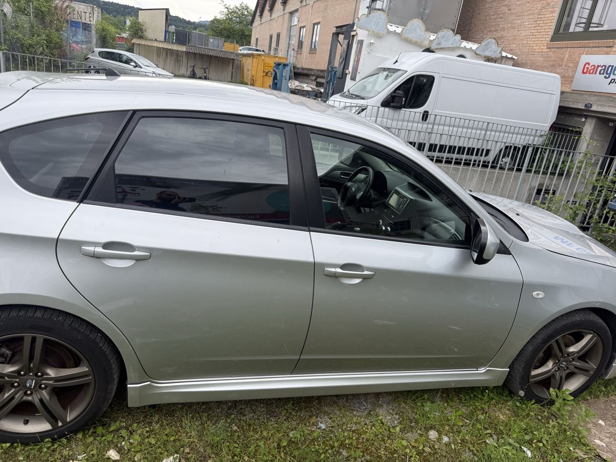 Subaru Tutti pezzi di ricambio auto: Subaru Impreza Teile – Usato da Emmenbrücke venduto da sku_tp8q