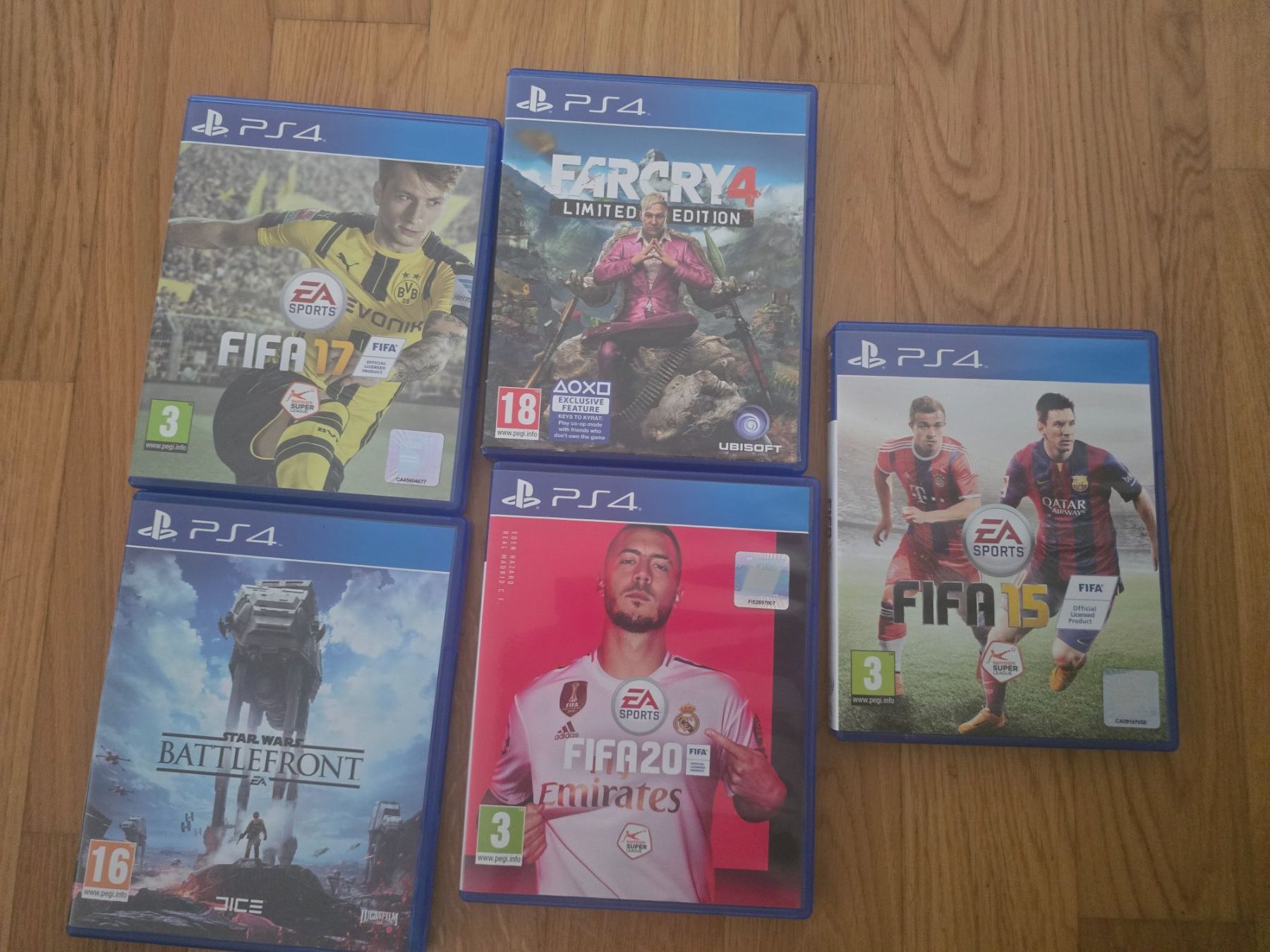 Sony Consoles: Ps4 inkl 5 Spielen + 2 Controller – D'occasion à Mülligen par adi1710 1