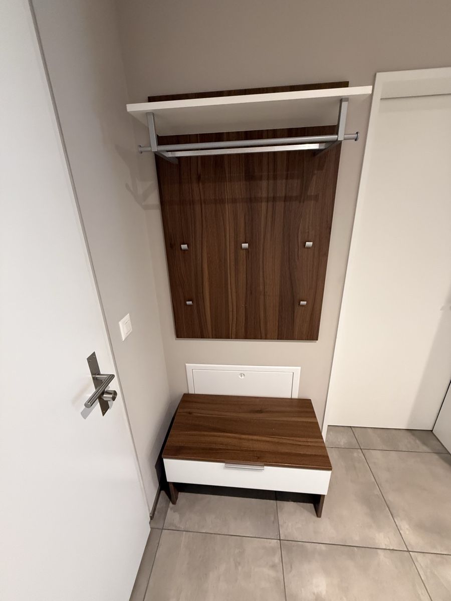 Livique Garderobe: Verkaufe Garderobe  – Gebraucht aus Märstetten von Lehnik