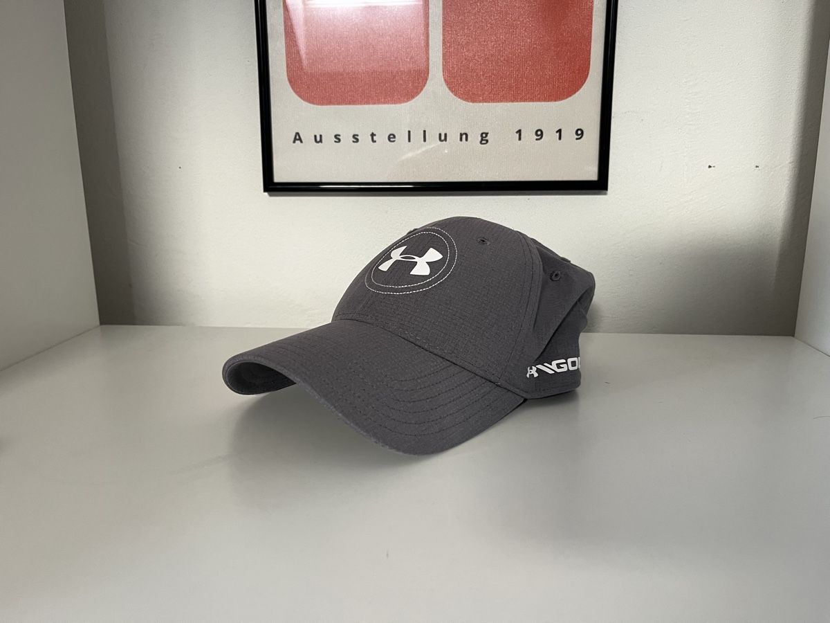 Hüte, Mützen & Caps: Under Armor Golf Cap – Gebraucht aus Sulzbach von Nick.sell